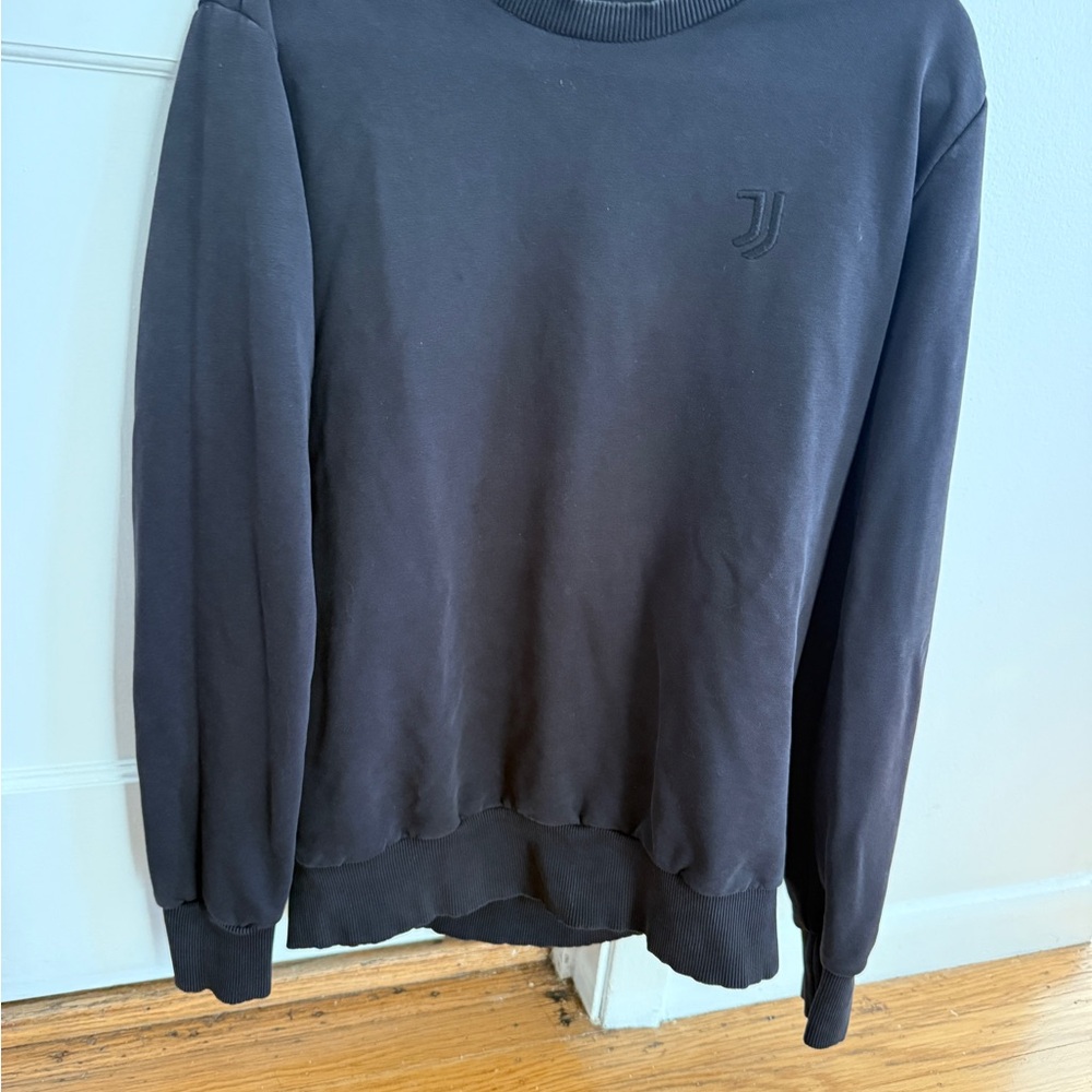Classic Black Crewneck Sweater with Ribbed Cuffs